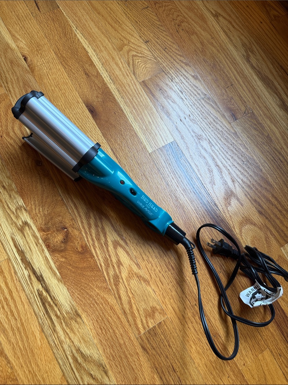 TIGI Bed Head Wave Artist Hair Waver in Teal